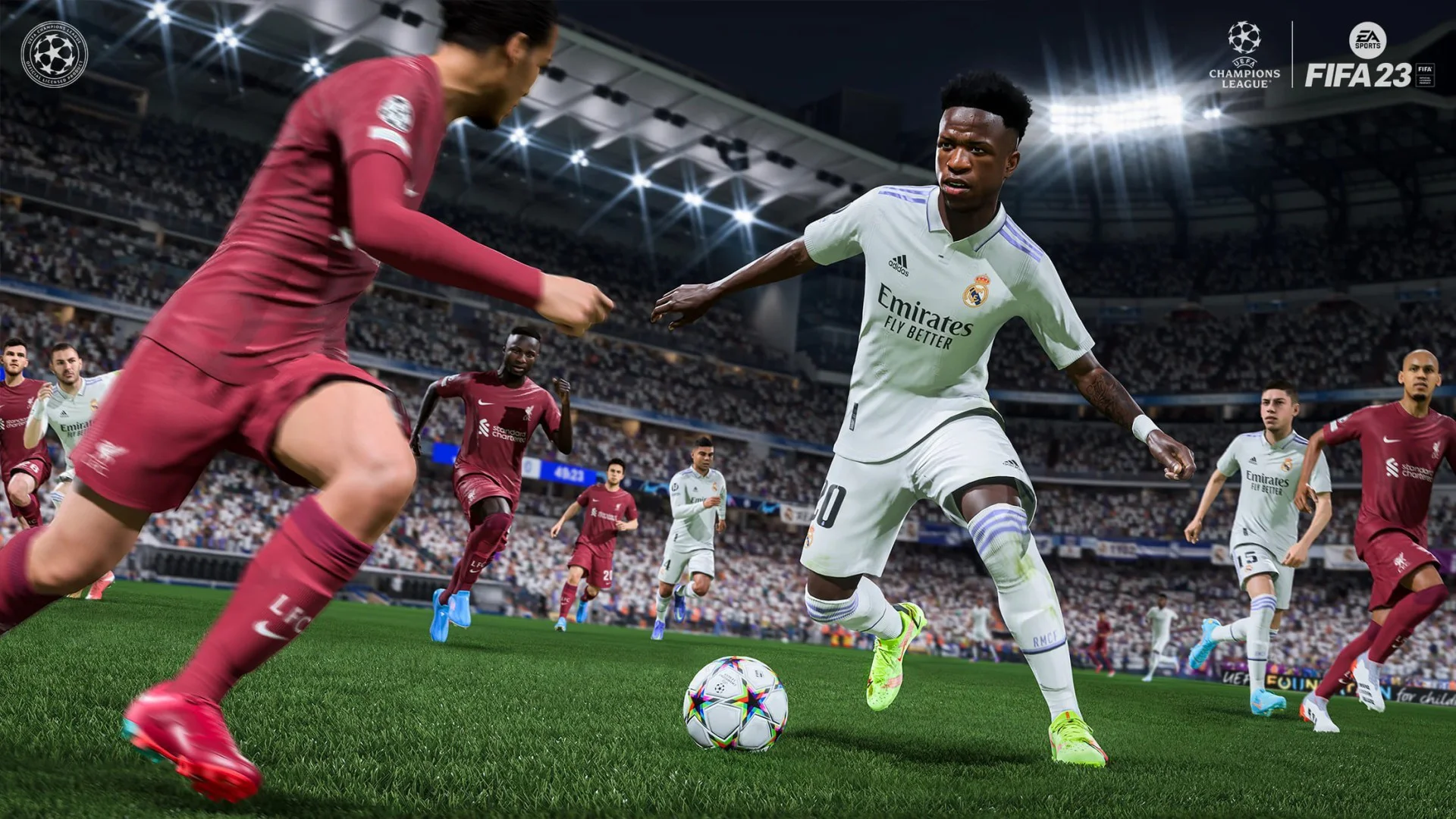 Футболисты Реал Мадрид и Ливерпуль играют в матче на стадионе в игре FIFA 23