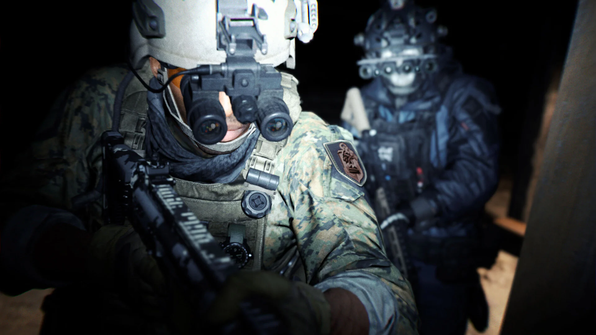 Солдаты в ночном видении проводят операцию в игре Call of Duty: Modern Warfare 2.