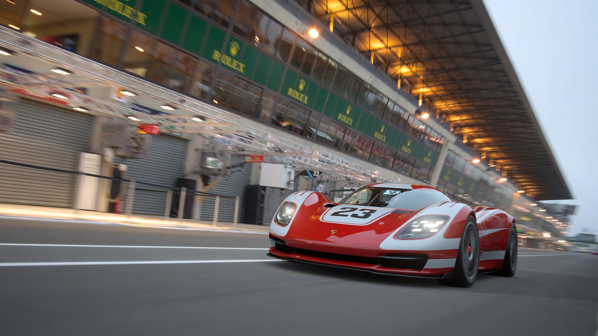 Гоночный автомобиль на трассе в игре Gran Turismo 7 для Sony PlayStation
