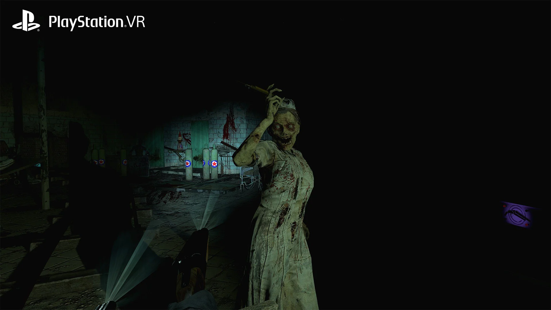 Изображение жуткого персонажа медсестры с шприцем в игре "Until Dawn: Rush of Blood" на PS VR.