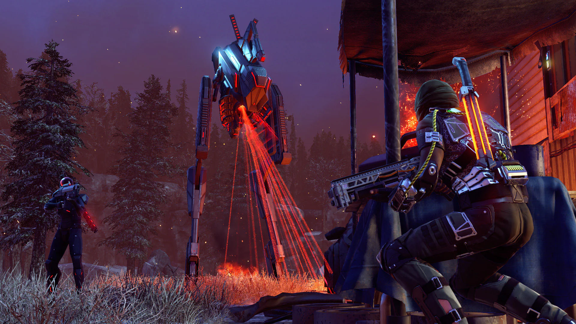 Солдат сражается с гигантским роботом в лесу в игре XCOM 2