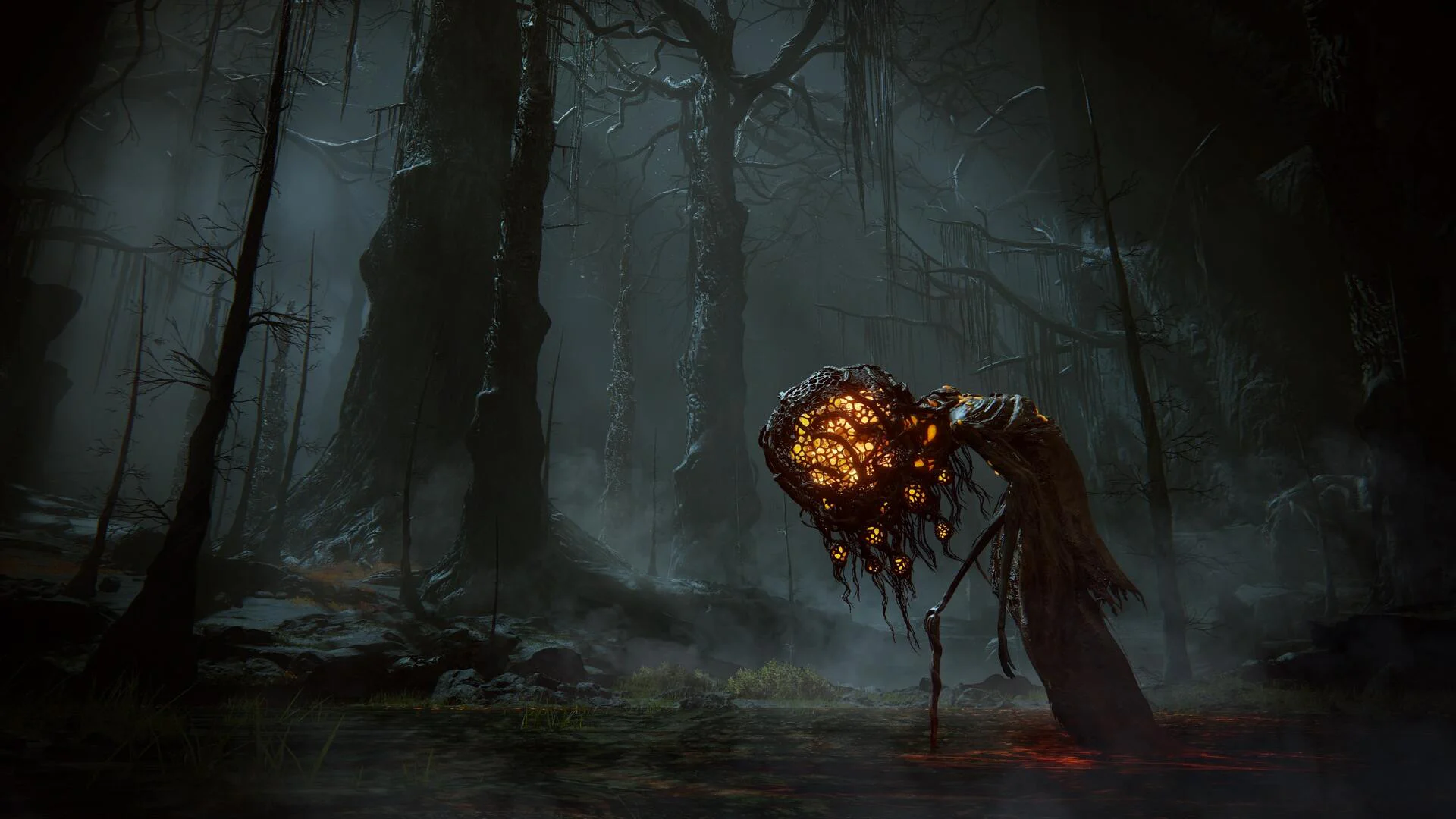 Мрачный монстр с пылающей головой в тёмном лесу из Elden Ring: Shadow of the Erdtree.