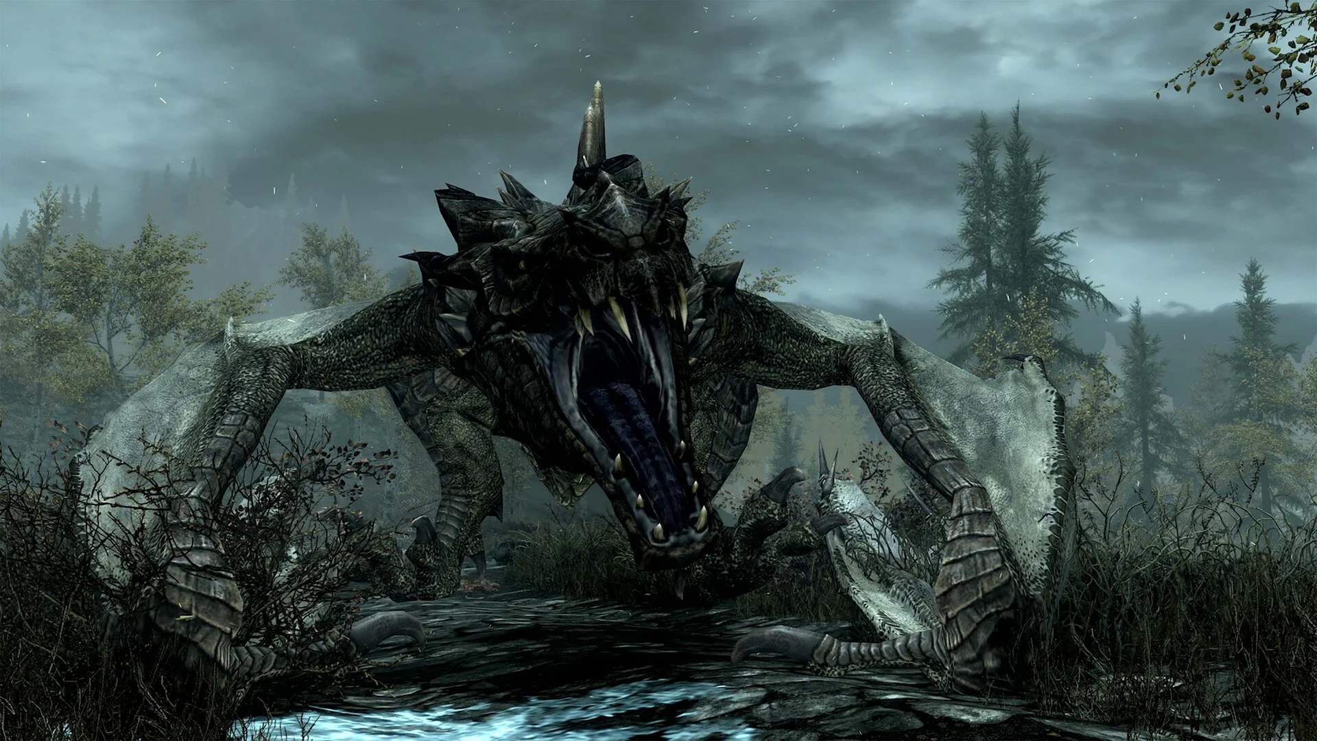 Разъярённый дракон в мрачном лесу Skyrim