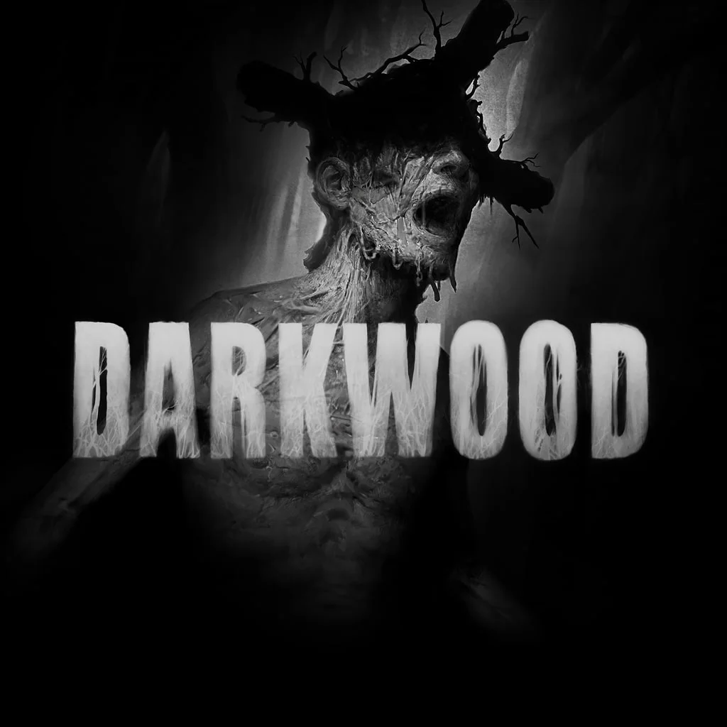 Жуткое существо с ветвистыми рогами на темном фоне на постере хоррора Darkwood.